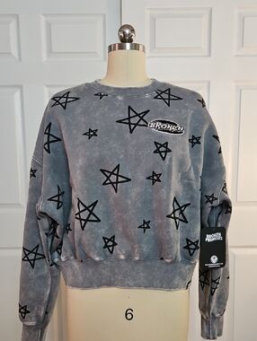 Broken Promises Chuck Grey Crop Crewneck Sweatshirt Size M